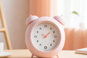 小爱人工智能闹钟，唤醒你的智能生活新伙伴，小爱智能闹钟，打造你的智能生活伴侣，小爱智能闹钟，开启你的智能生活新篇章