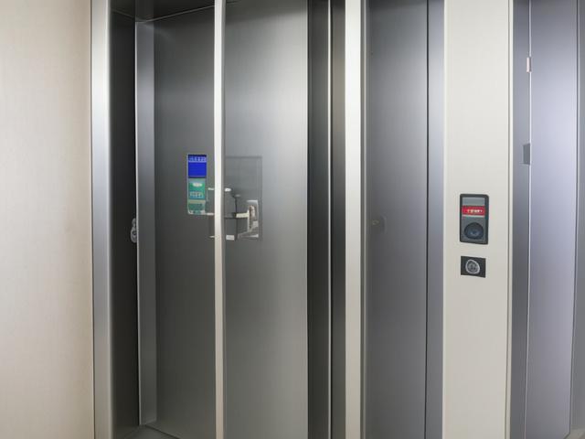 电梯门不关闭问题解析及解决方法