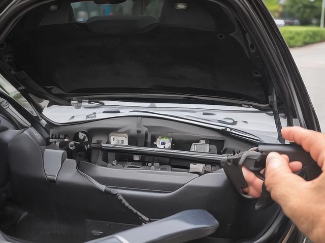 如何消除奔驰车锁门时的噪音烦恼—奔驰锁门声音关闭指南