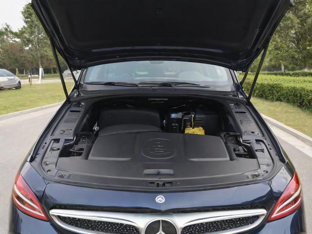 奔驰后备箱关闭技巧详解，轻松掌握汽车使用技巧