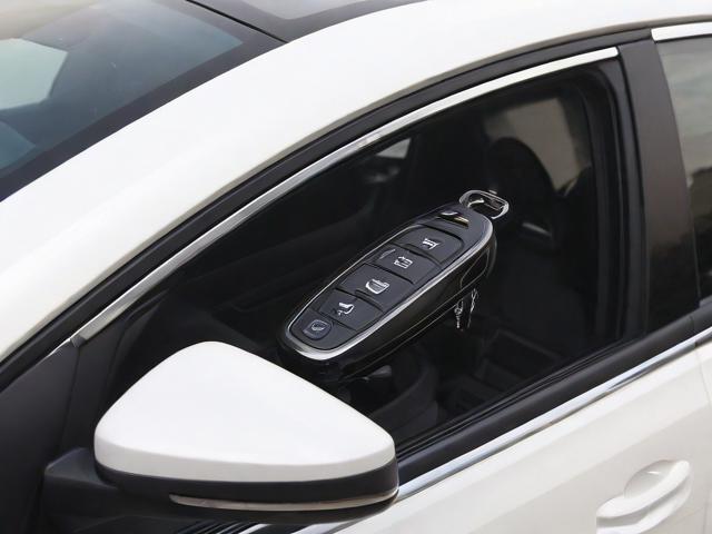 汽车新手必看，如何正确使用钥匙关闭车窗