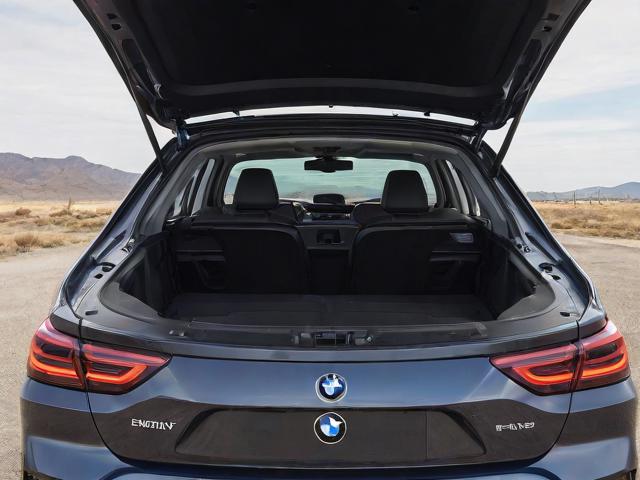 宝马X5后备箱关闭技巧全解析，轻松操作无忧出行