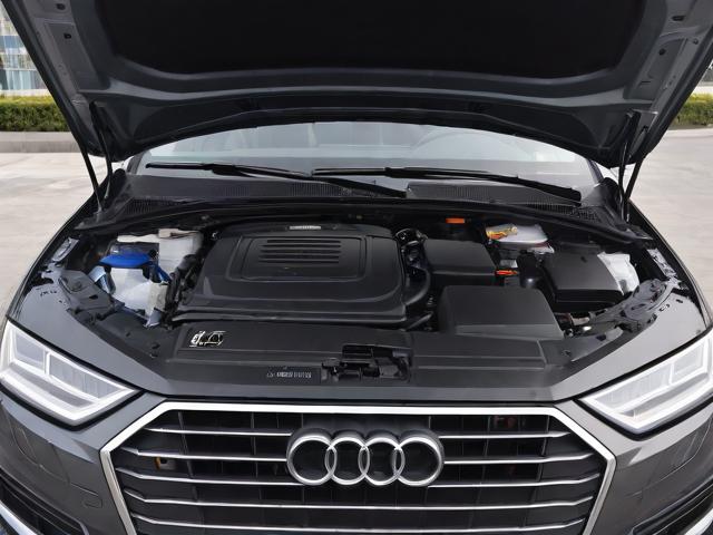 奥迪引擎盖关闭技巧，轻松操作，安全可靠